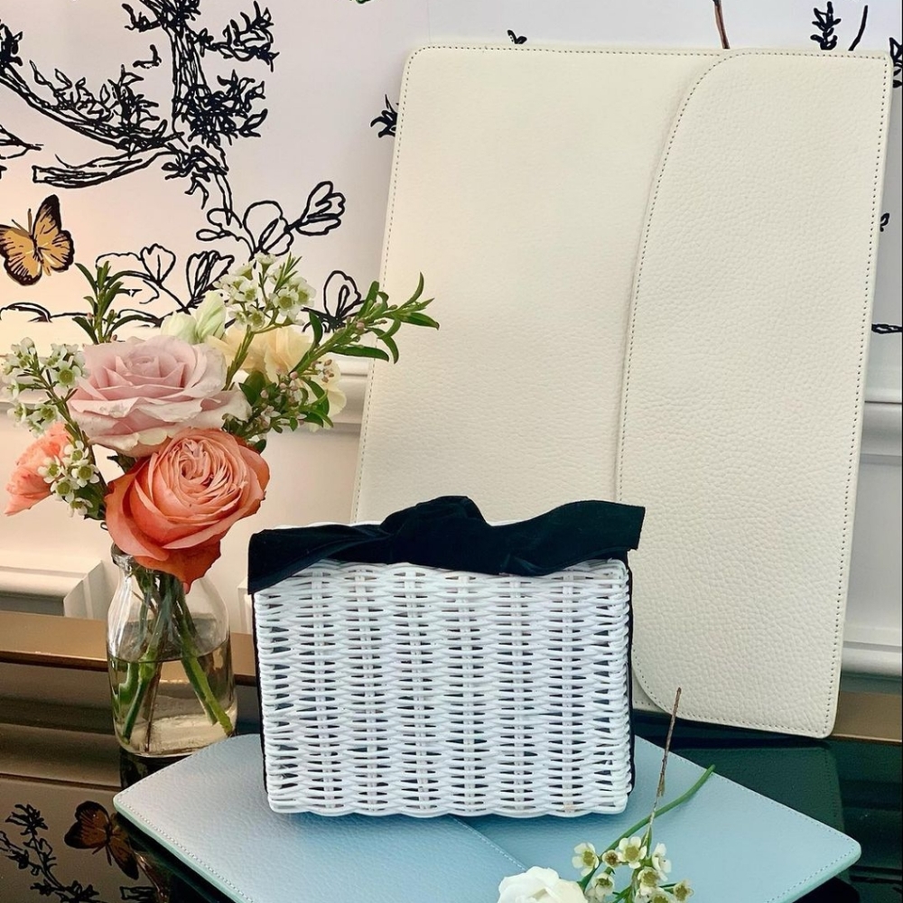 NWT Pamela Munson clutch